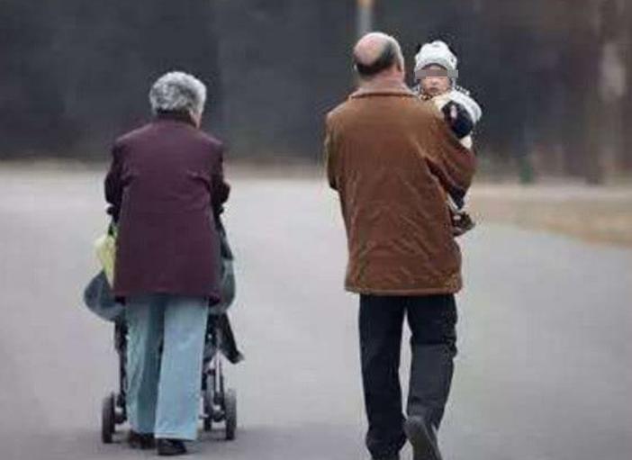 首批“闪婚族”已步入晚年,他们婚姻状况现在如何?令人唏嘘不已