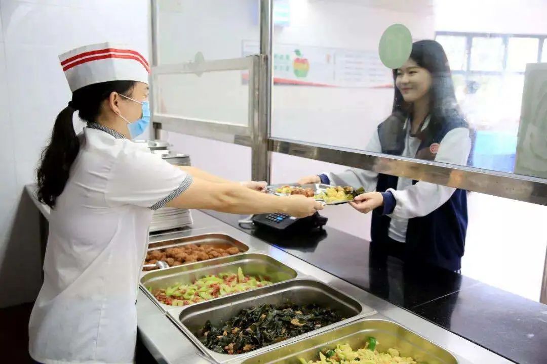 投资10亿，坐标布吉，这是一所被低估的宝藏学校