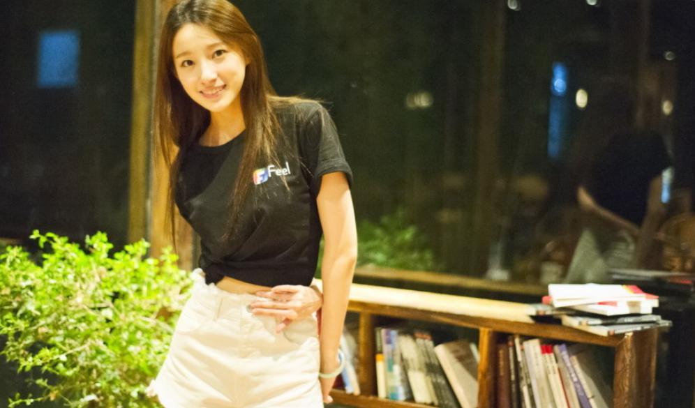 央视美女马凡舒资料,央视第一美人马凡舒工作照