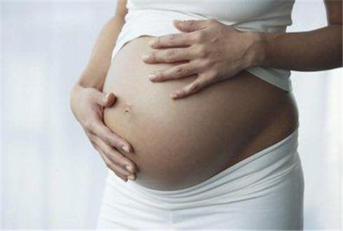 孕妇用孕妇枕头侧睡会压到宝宝吗,双胞胎孕妇侧睡会压到宝宝吗