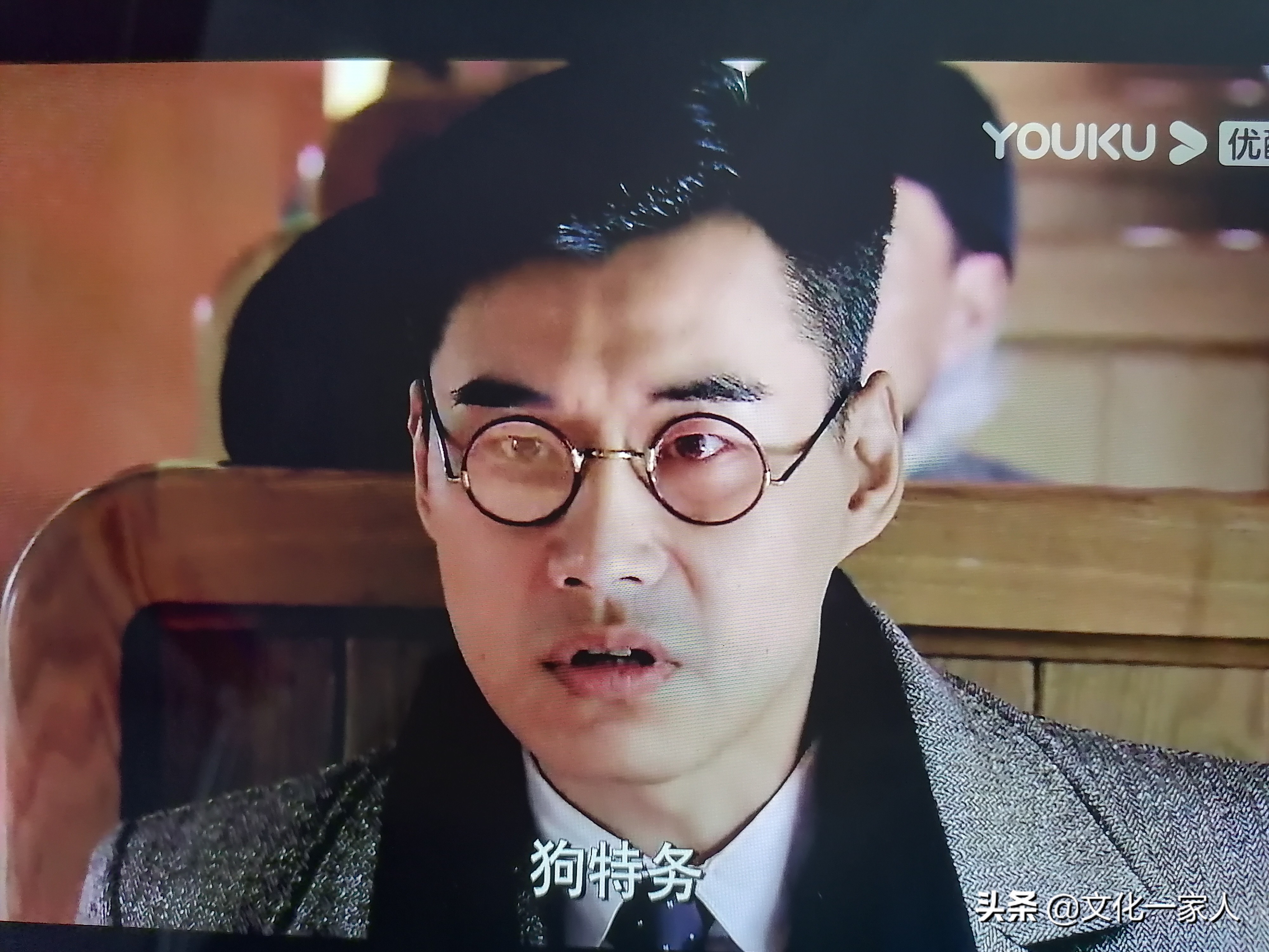 《悬崖》：一场敌中有我，我中有敌，斗智斗勇命悬一线的生死较量