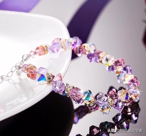 出现在各种装饰物中BlingBling的“水钻”到底是什么？水晶or钻石？