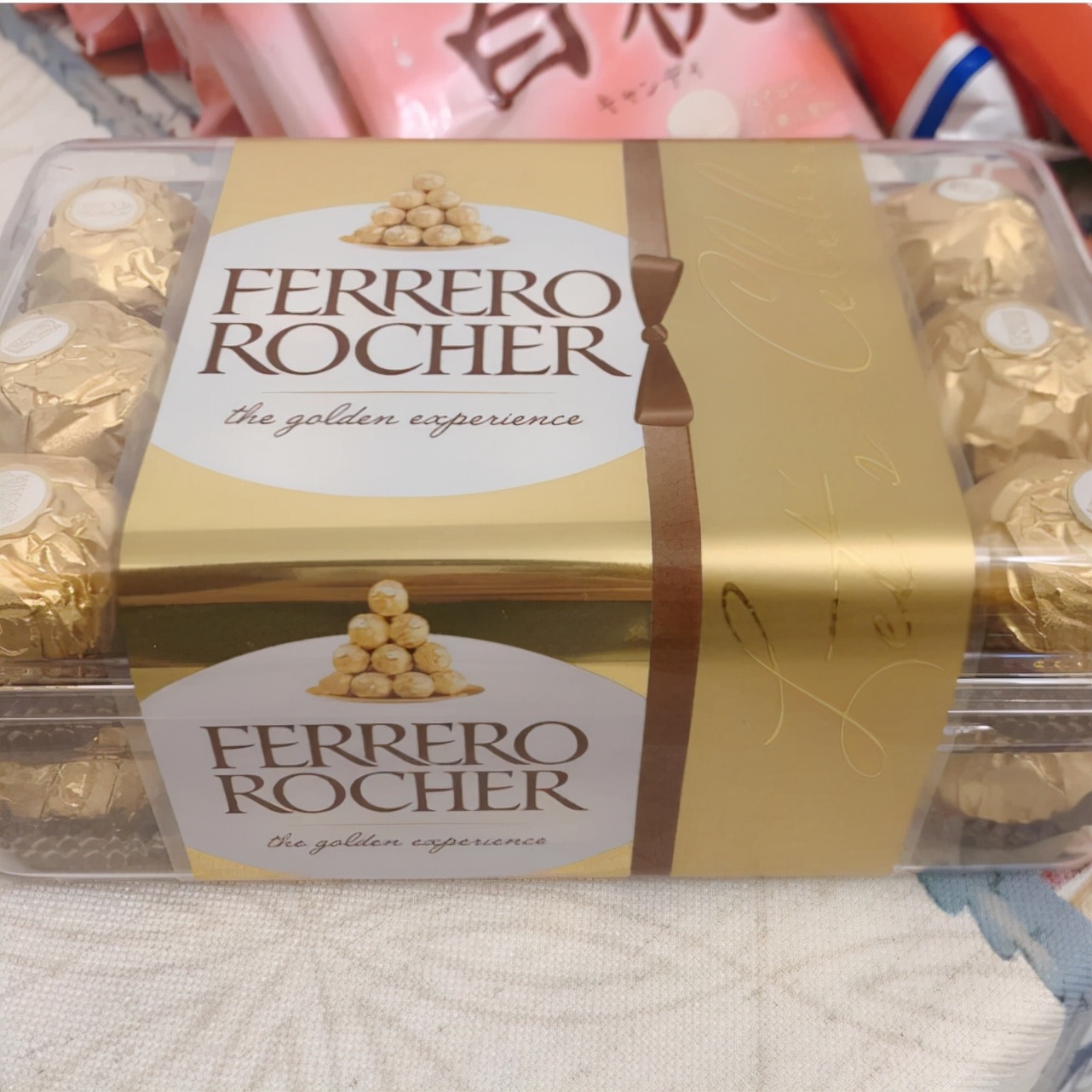 在婚礼上收到喜糖却打不开？只怪现在的喜糖太内卷了