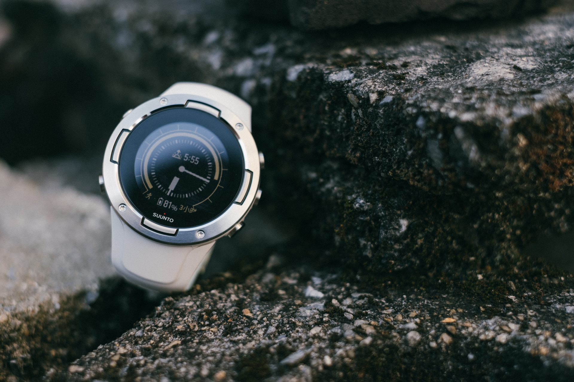 颂拓5黑白限量,颂拓suunto5智能运动手表