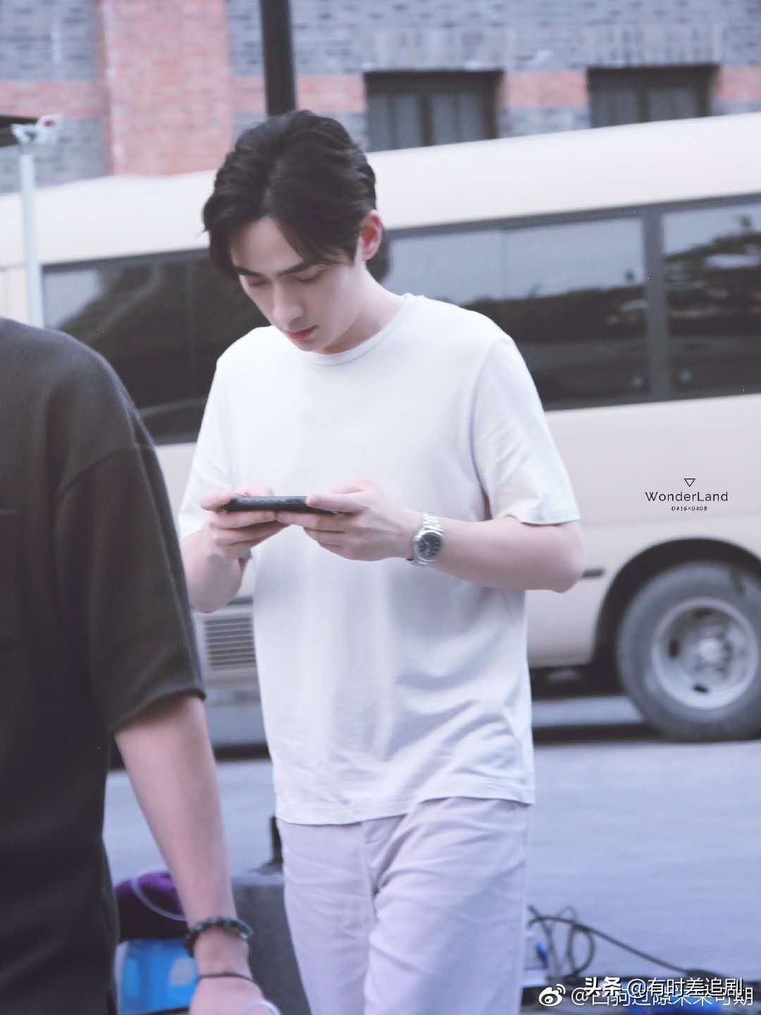 2022年朱一龙火到什么程度,19到33岁的朱一龙