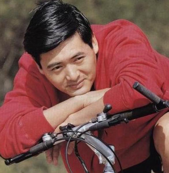 亚洲*男美**天花板今昔颜值对比,有人风采依旧,有人“不忍直视”