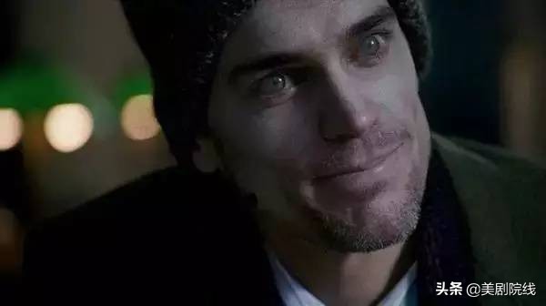 第一次被男生搂肩,第一次被男生拉手搂腰什么感觉