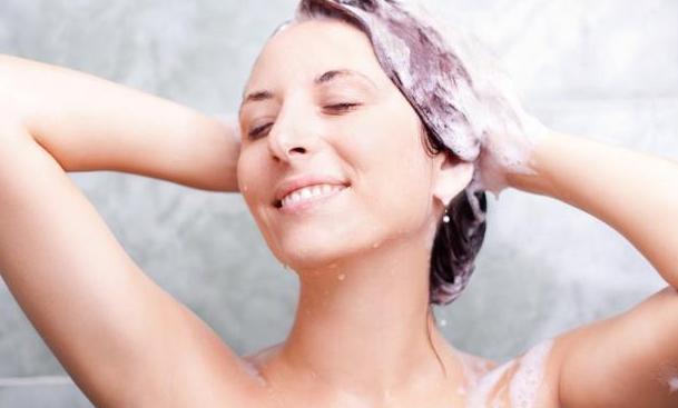 来月经第一天可以用姜洗头发吗,月经期间为什么不能做头发