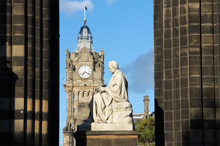 英国爱丁堡房价最新价格,英国爱丁堡全景图