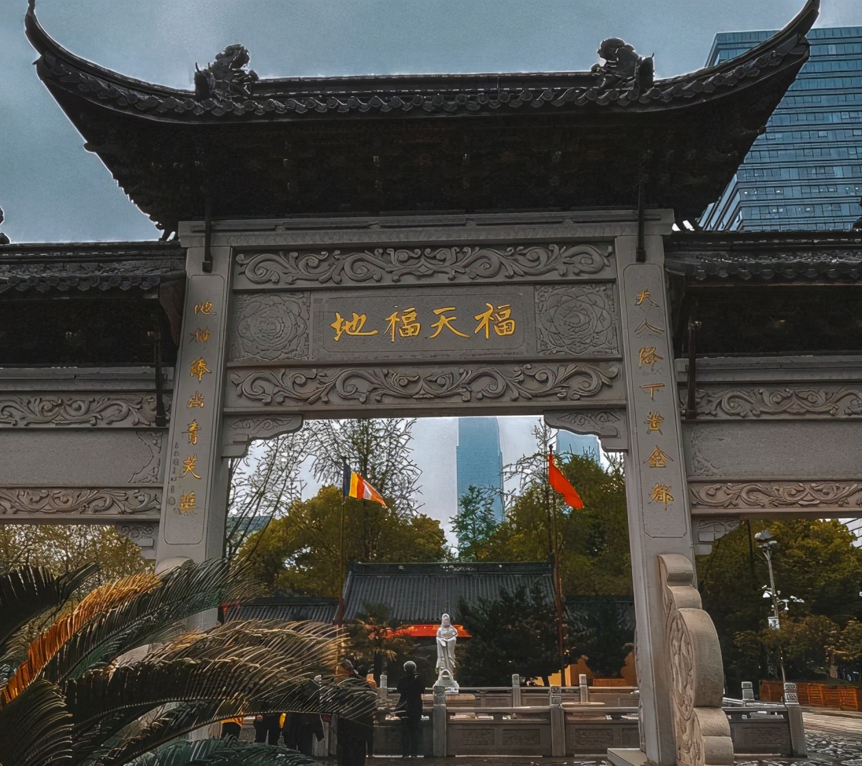 浙江一寺院，拥有“东方维纳斯”精品，现因赏梅焕发第二生命力