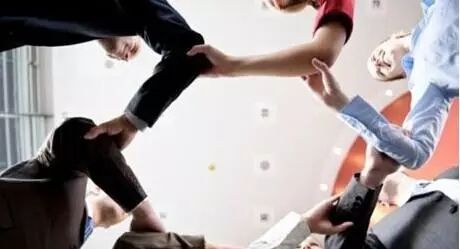 社交达人的18条社交法则,每日一个社交小技巧