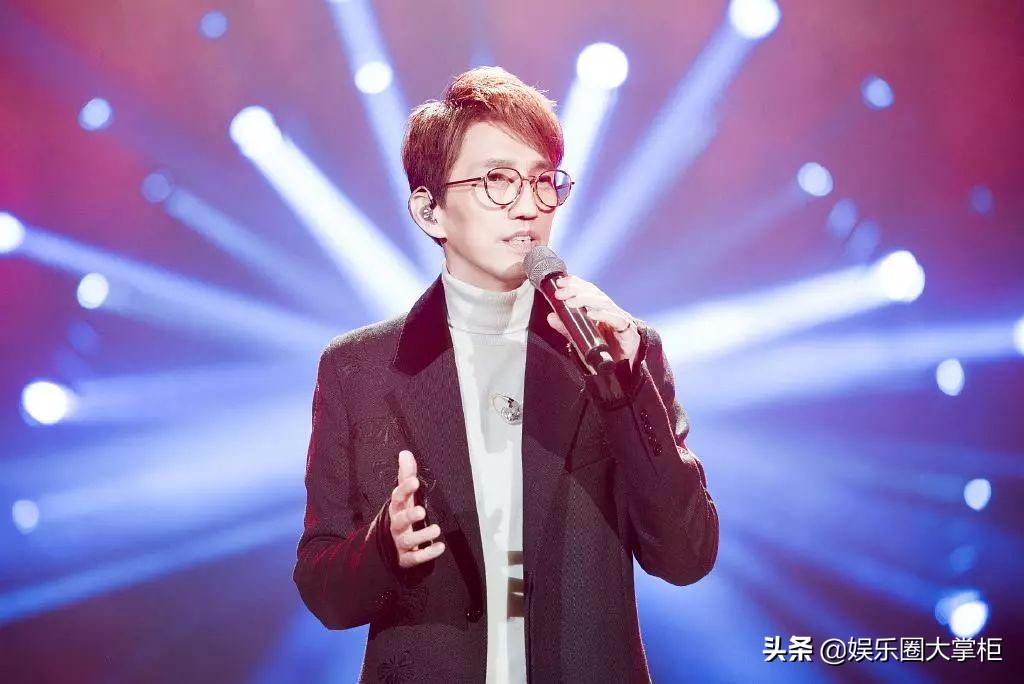 从海豚音王子到酒后开枪被拘，维塔斯的故事远比你想得更加恶劣