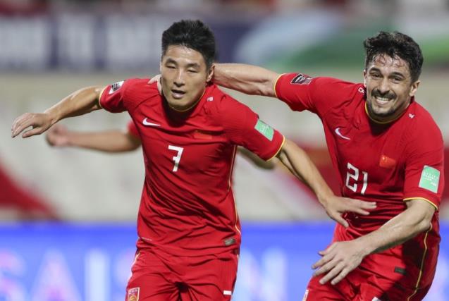 李铁谈替换洛国富,李铁为何不让阿兰和洛国富首发