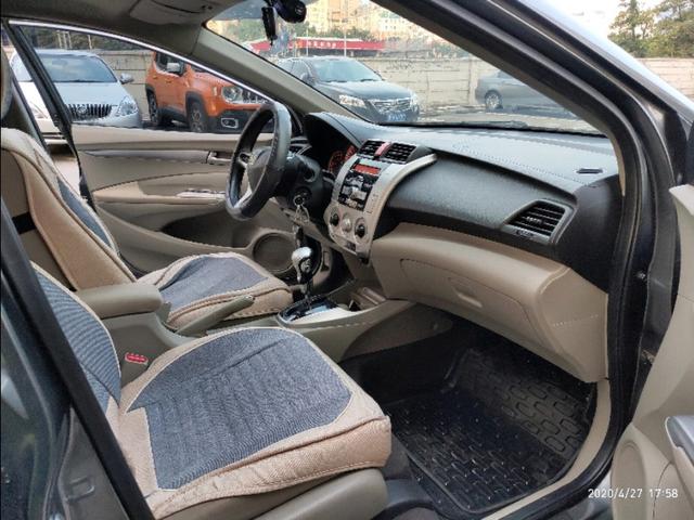 锋范2009款1.8自动挡大不大,2010本田锋范1.8自动挡怎么样