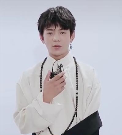 丁真综艺最新消息,丁真综艺首秀上演大型圈粉现场