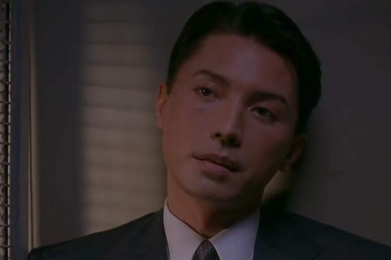 用美貌征服好莱坞的“孤儿”尊龙，晚景凄凉，也被“美国妈”召唤