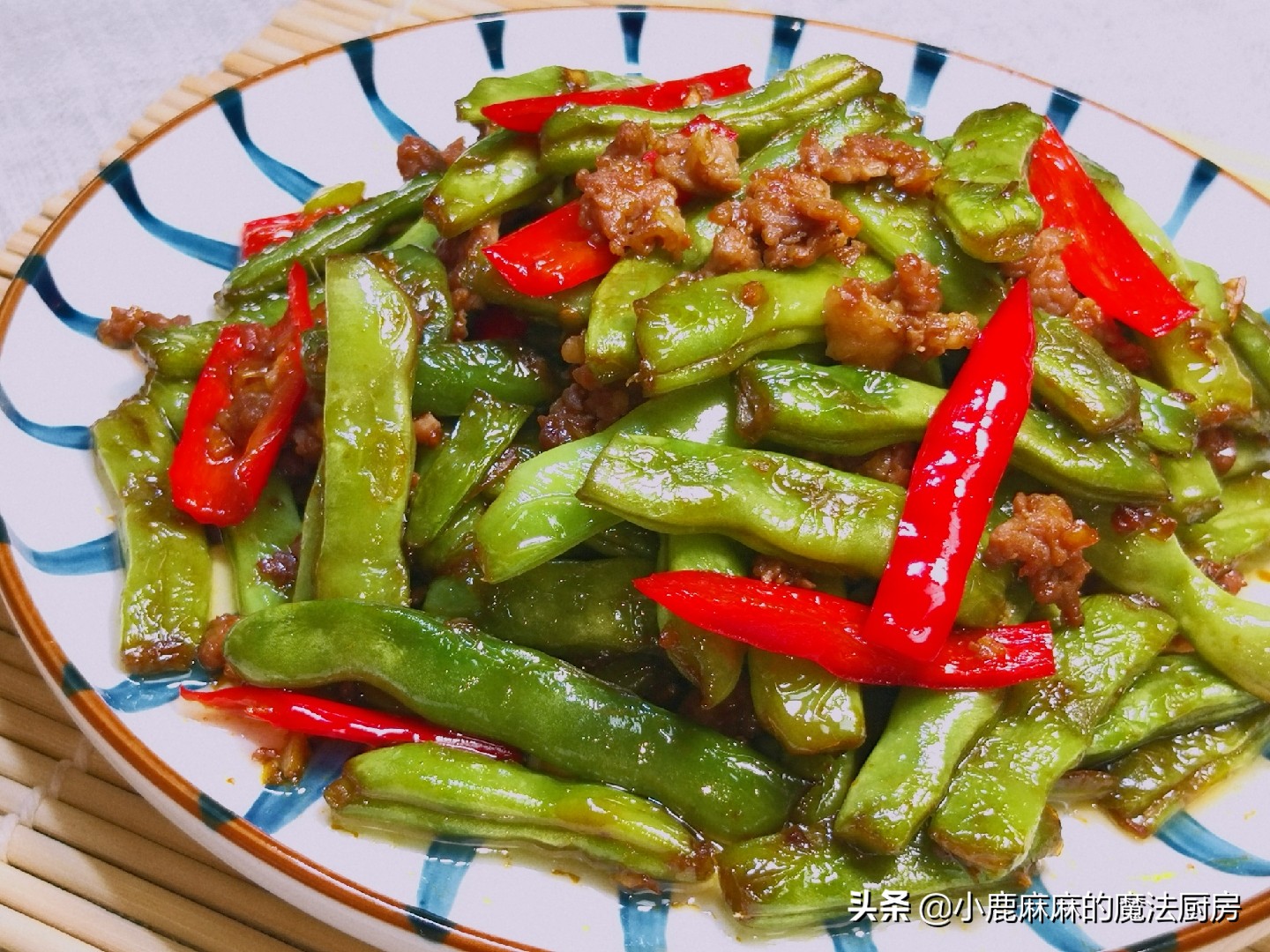 少油干煸四季豆炒盐菜的做法,超好吃的干煸四季豆不焯水不过油