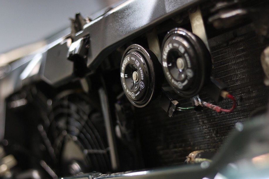 怪兽修车:修复一辆09款中东版丰田霸道,最终旧车变新车