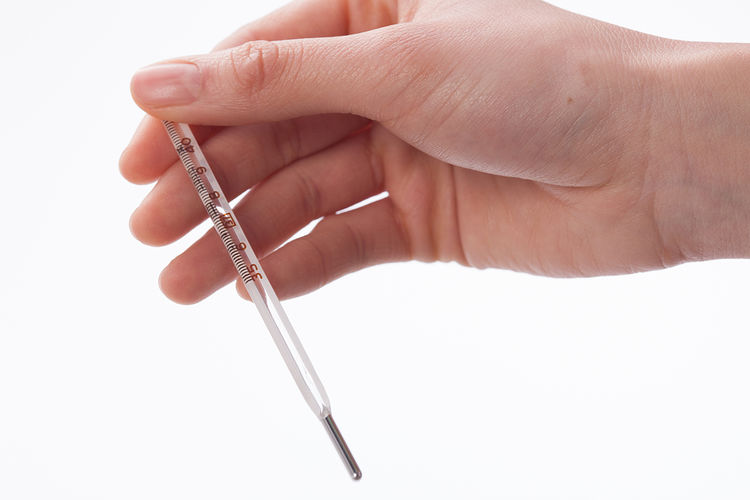 量体温水银碎了怎么办,量体温时温度计弄断了怎么处理