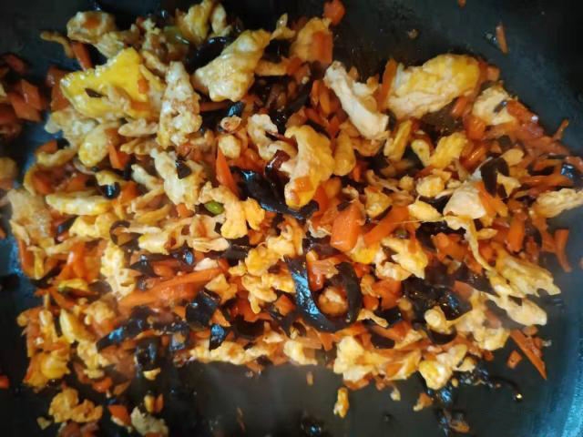 柔软劲道，凉了都不会发硬的馅饼，做法超级简单