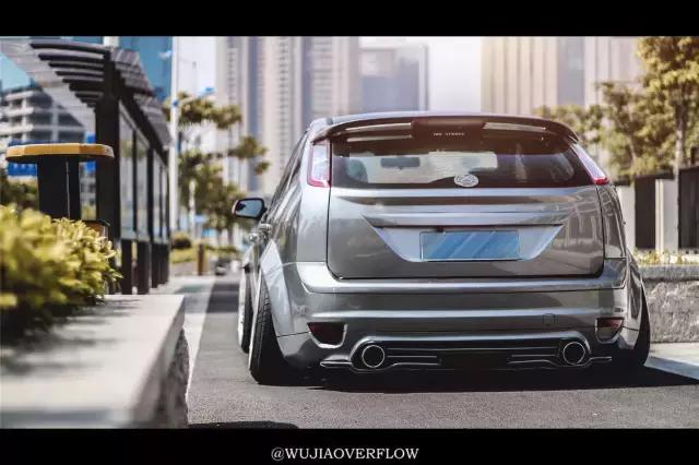 福克斯三厢外国改装st案例,福克斯改装内饰carplay