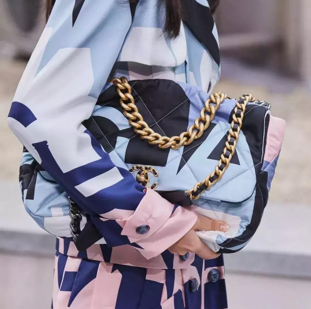 香奈儿neverfull中号手袋,香奈儿mademoiselle手袋