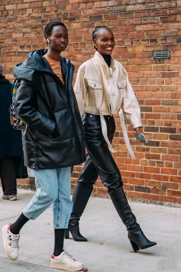 呢子大衣和皮大衣哪个暖和,羊毛大衣与皮大衣哪个好看