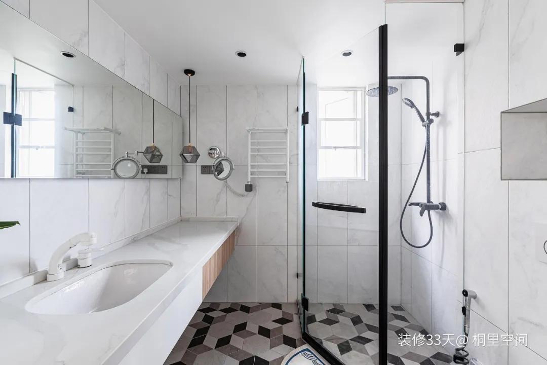 洗手盆上面可以不安装镜子吗,洗手台的镜子对着门怎样装修好