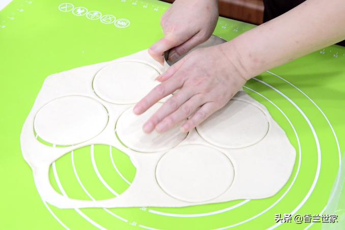 自然开花奶香开花馒头教程全过程,双层玫瑰花馒头教程全过程