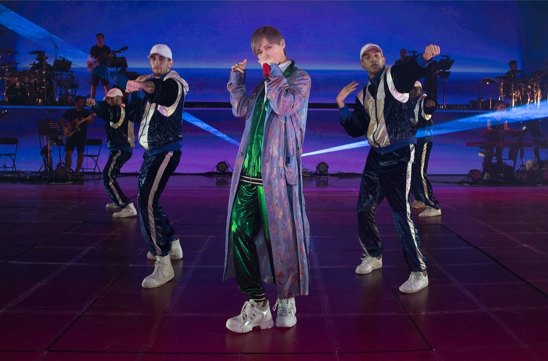 李宇春获时尚独宠,李宇春戛纳红毯gucci