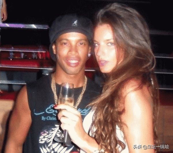 为什么说罗纳尔迪尼奥是舞者,巴西舞者罗纳尔迪尼奥