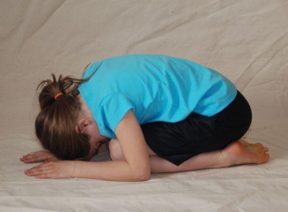 瑜伽哪些体式可以减轻月经疼痛,4个瑜伽动作缓解痛经