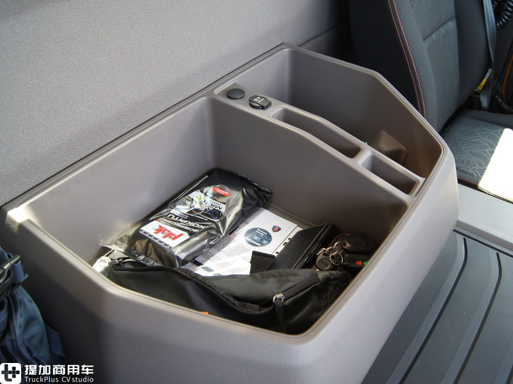 8x8斯堪尼亚,8x8是几驱