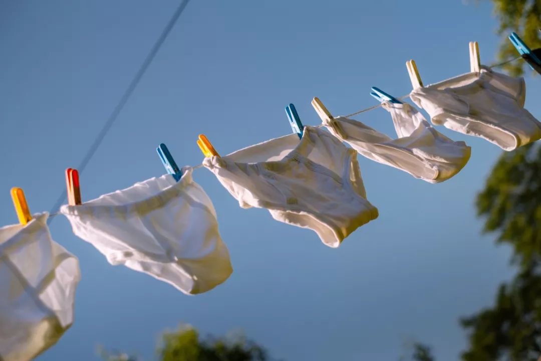 下雨天裤子全湿了怎么办,下雨天内裤不干怎么办