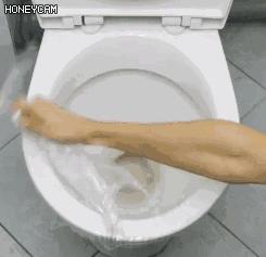 马桶堵了保鲜膜真的可以疏通吗,马桶堵了盖上薄膜