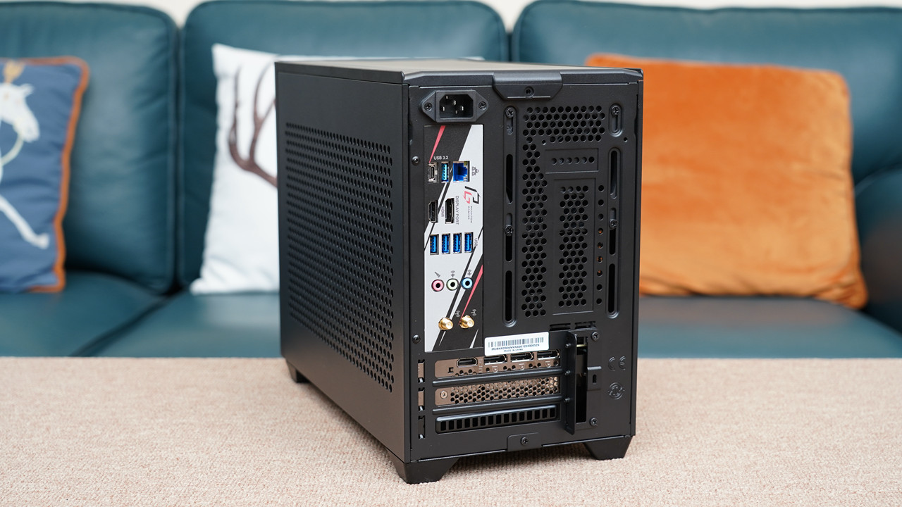 哪个机箱可以装3槽显卡,什么样的显卡适合装itx主机