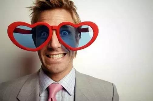 戴防蓝光眼镜真的可以预防近视吗,防蓝光眼镜有防治近视的效果吗