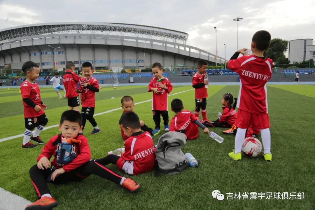 震宇篮球训练营,震宇足球