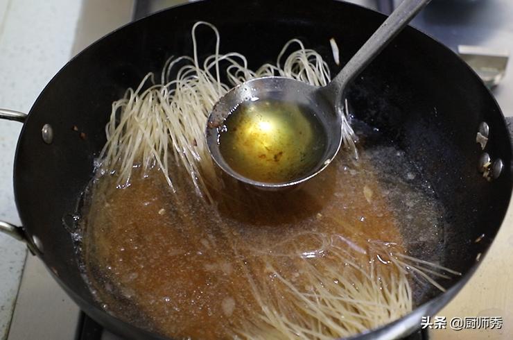 大厨教你在家做包子,蓬松又喧软,从发面到馅料配比,制作超详细