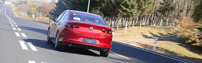 试驾2019款压燃式马自达3,2.0排量的马自达3老款车测评