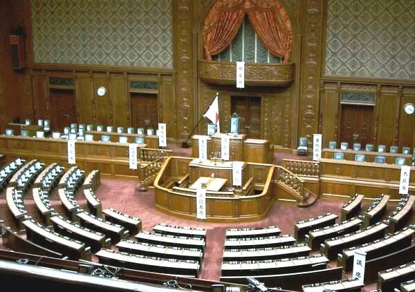 日本首相田中角荣表现,日本首相田中角荣简历