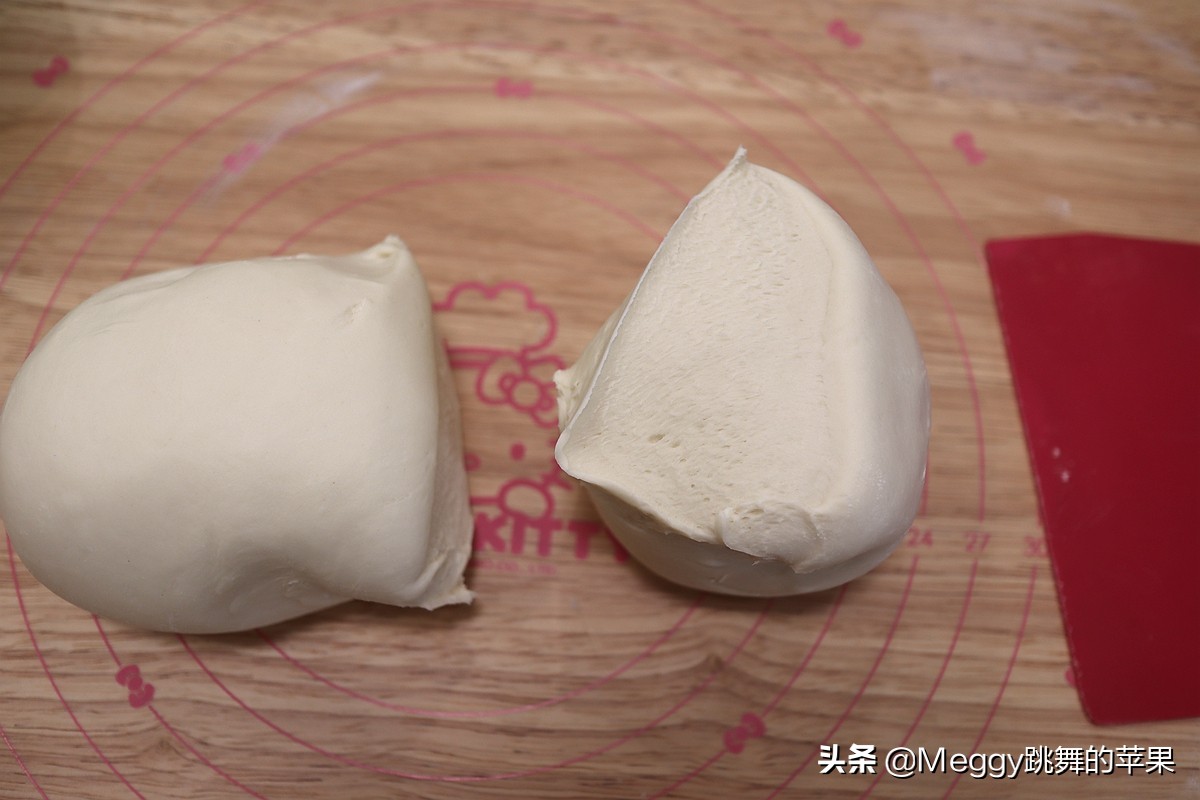 春天必吃的春笋酱肉包子，一锅16个全进肚了，抹抹嘴还没解馋