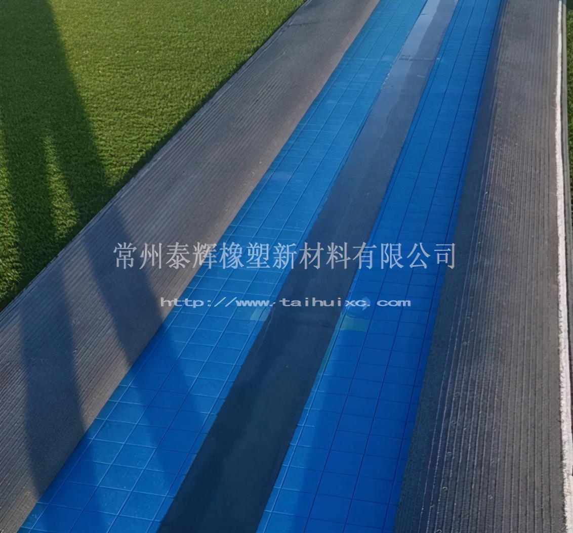 足球场人造草坪如何进行日常维护,人造草皮如何维护