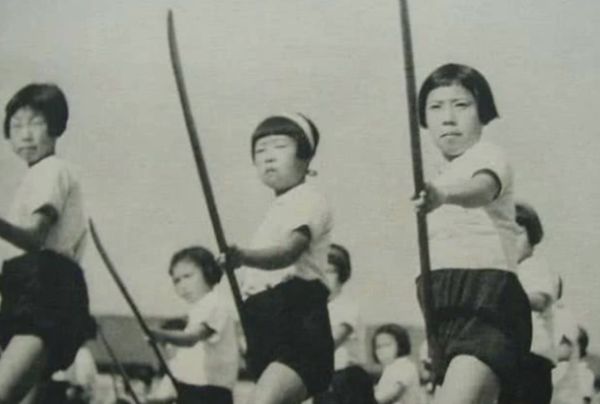 为何说原*弹子**下无冤魂？一组老照片告诉你，当时的广岛儿童在做啥