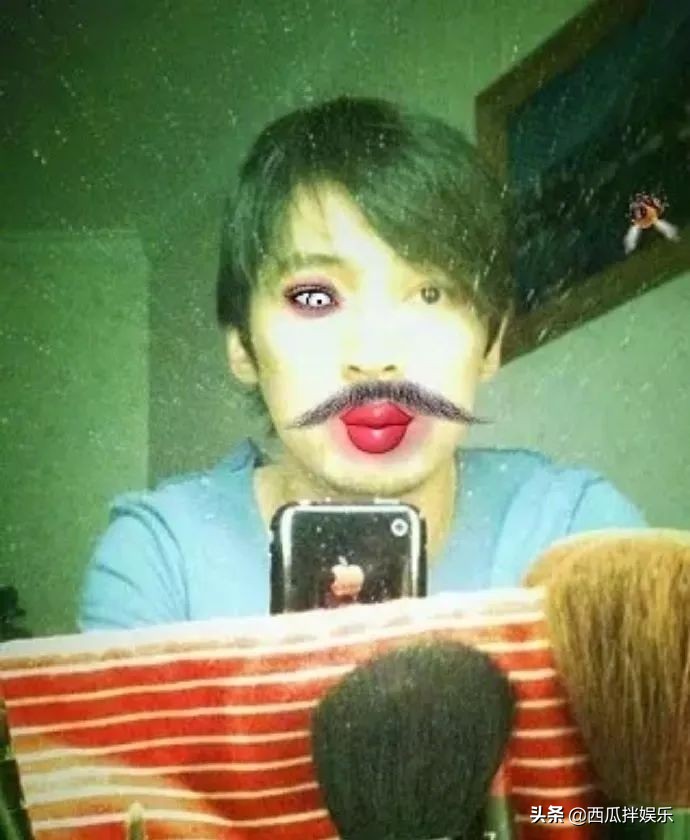 我常因为不够沙雕而跟你格格不入,我常常因为不够沙雕而格格不入图