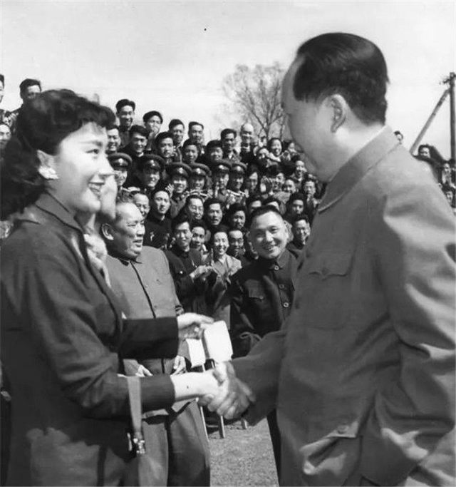 夏梦：金庸的梦中情人，刘德华的伯乐，著名导演为她终生未婚