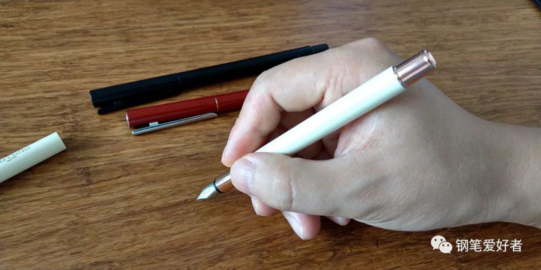 辉柏嘉钢笔和思雨乐钢笔哪个好,辉柏嘉如恩钢尖钢笔测评