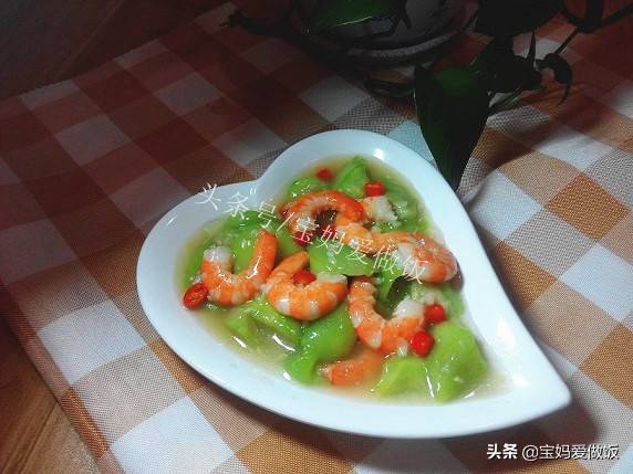 丝瓜荷包蛋烩虾仁,家常菜丝瓜炒虾仁色香味俱全