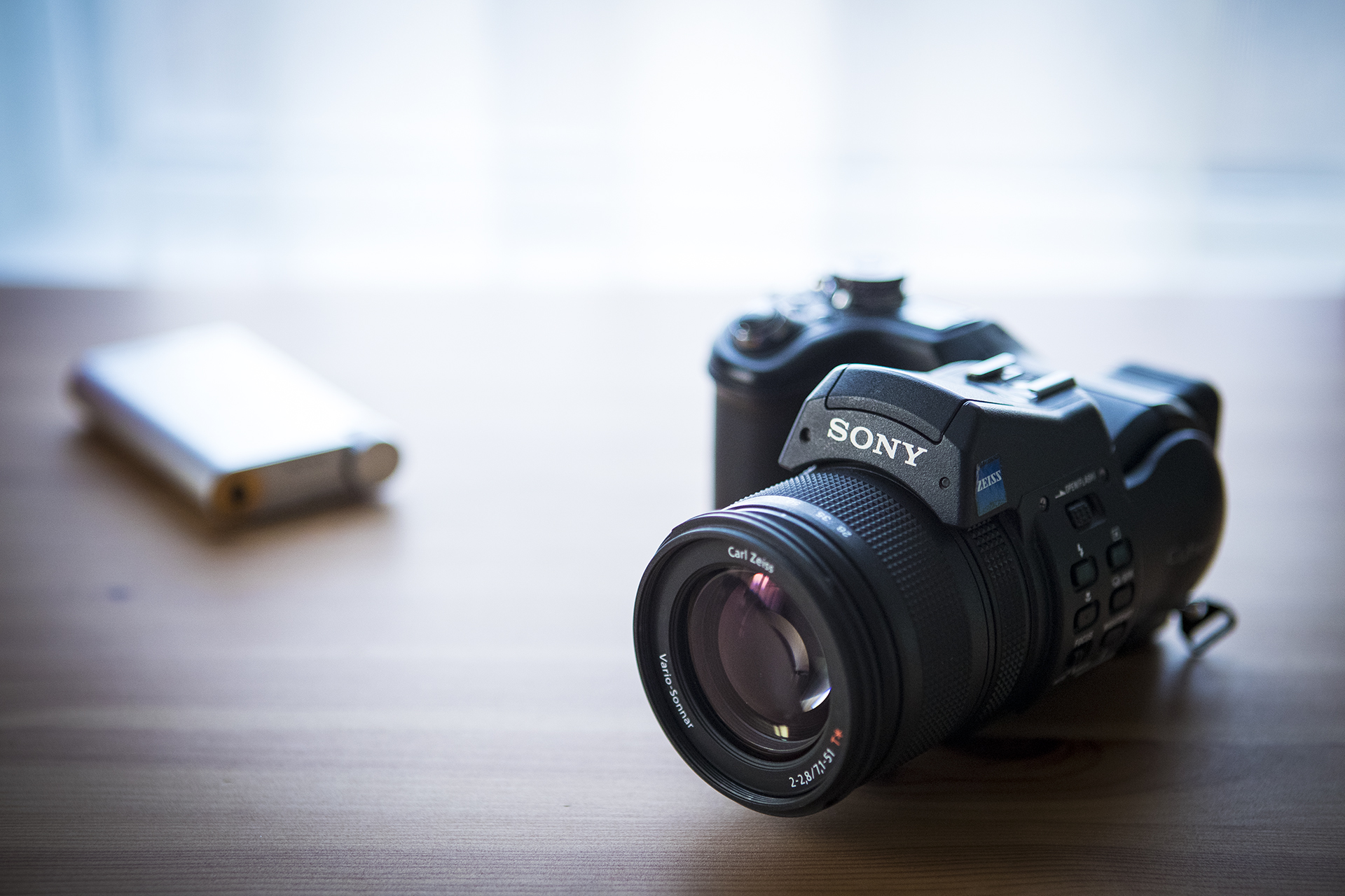 最好的数码相机是哪一款,16年的数码相机现在过时么