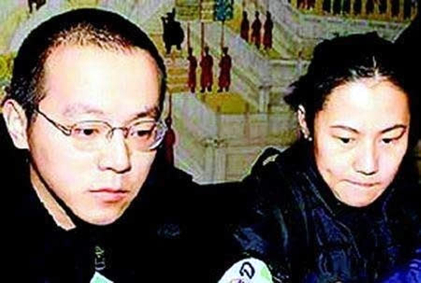 谢霆锋张柏芝爱恨纠葛,谢霆锋张柏芝王菲之间的故事